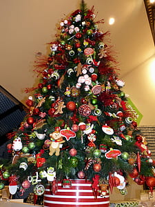 Christmas tree with ornaments thumbnail
