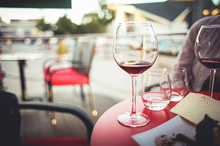 Wine Session with Friends thumbnail