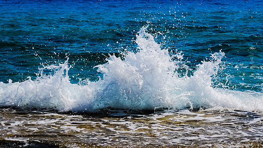 blue ocean waves during day time thumbnail
