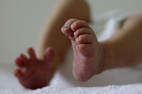 baby's foot thumbnail
