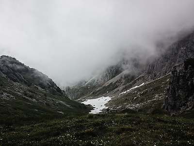 fog covered rocky mountain thumbnail