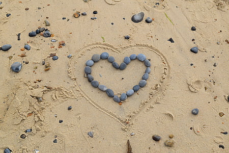 heart-shaped brown stones thumbnail