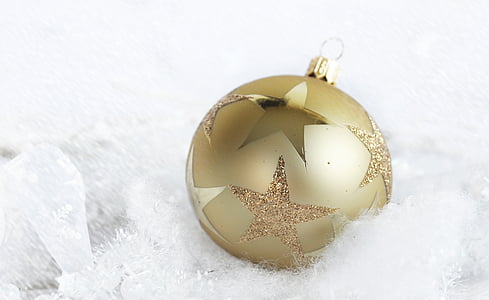 gold bauble thumbnail