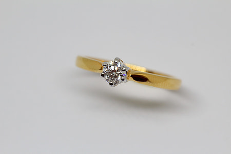 diamond and gold solitaire ring thumbnail
