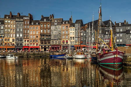 parked boats thumbnail