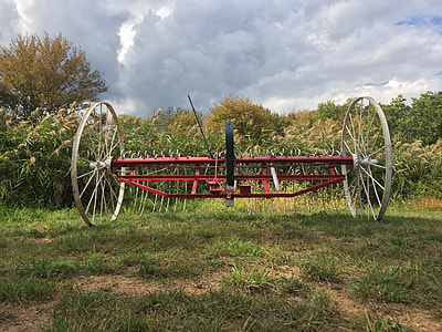 Vintage Farm Equipment, 1776 thumbnail