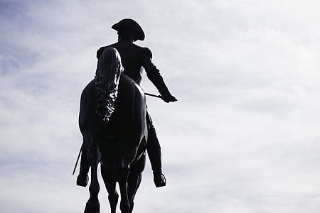 man ride on horse statue thumbnail