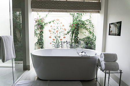 white ceramic bath tub thumbnail