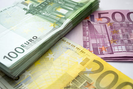 macro photography of Euro banknotes thumbnail