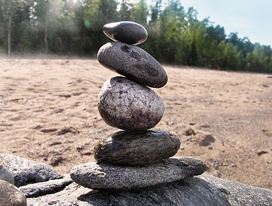 cairn-nature-stones-balance-thumb.jpg