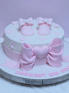 white icing-covered fondant cake thumbnail