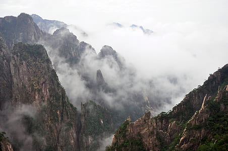 mountain covered with fogs thumbnail