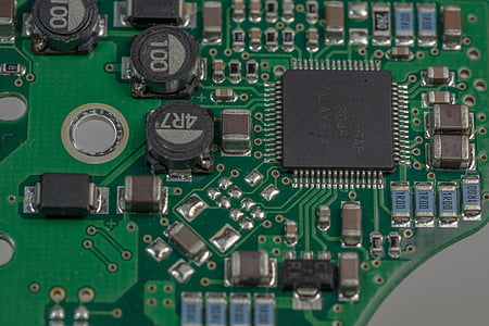 green circuit board showing computer processor thumbnail