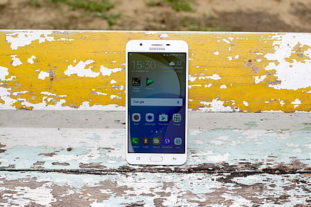 white Samsung Galaxy smartphone thumbnail