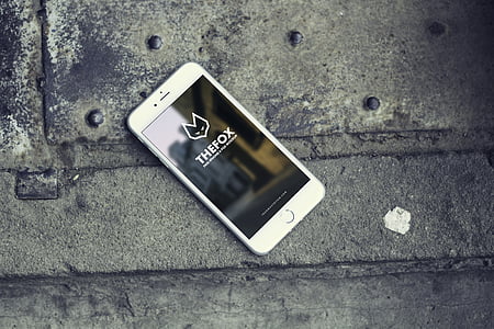close-up photo of silver iPhone 6 thumbnail