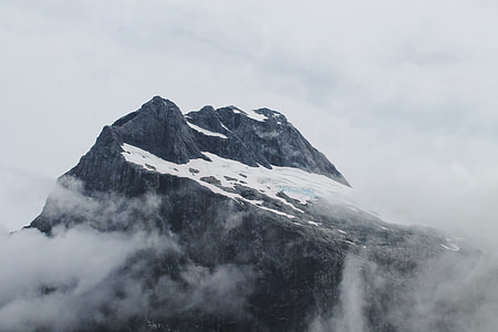 Magnificent Milford Track thumbnail