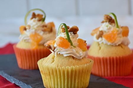 selective focus photo of cupcakes thumbnail