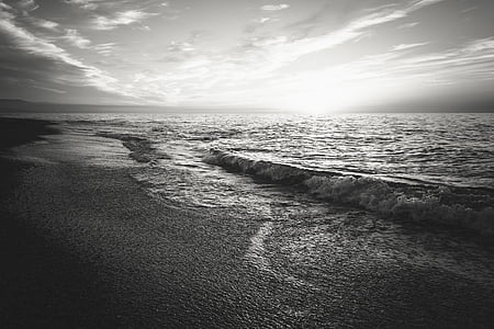 grayscale photo of sea waves thumbnail