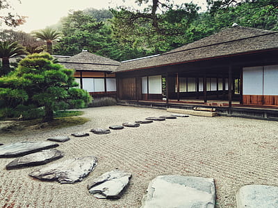 View of Building Exterior thumbnail