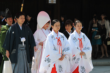 Japanese people performing ceremony thumbnail