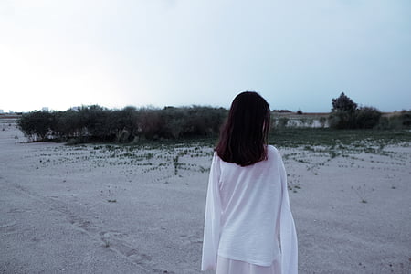 woman wearing white long-sleeved shirt thumbnail