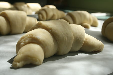 croissant bread thumbnail