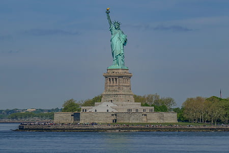 Statue of Liberty under clear day sky thumbnail