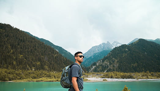 Man Looking at the Horizon thumbnail
