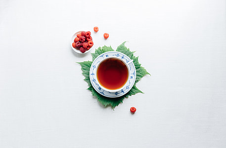round ceramic tomato sauce thumbnail