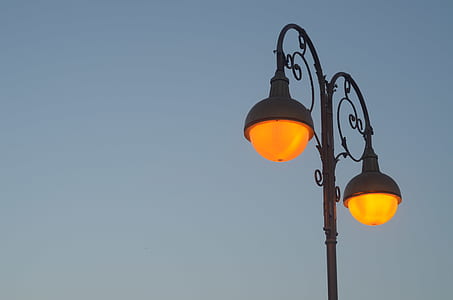 street light with orange bulb thumbnail
