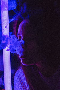 woman making some smoke session thumbnail