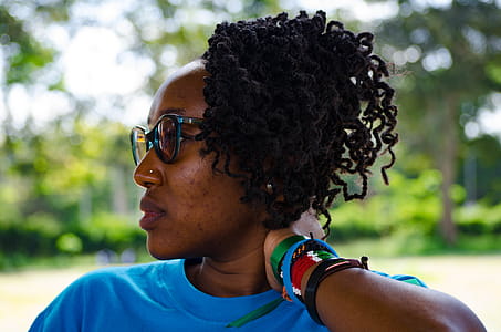 Woman Wearing Black Framed Eyeglasses thumbnail
