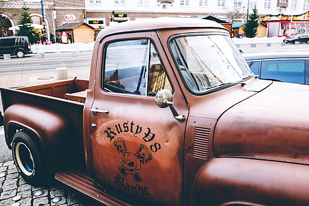 Vintage Ford truck thumbnail