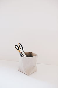 yellow scissor in organizer thumbnail