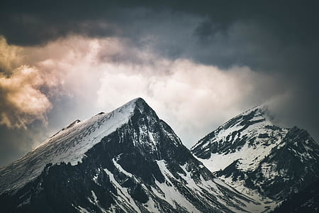 landscape photography of mountains thumbnail