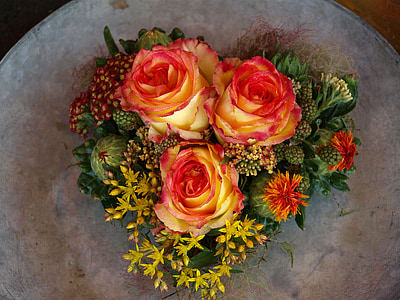red-and-yellow roses thumbnail