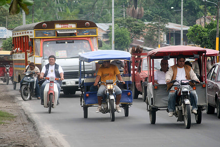 Traffic on Abelardo Quiñonez Avenue  in Iquitos in Peru thumbnail