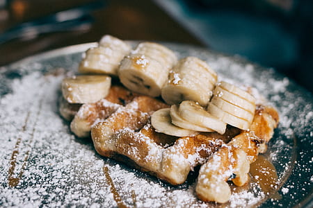 plate of sliced bananas thumbnail