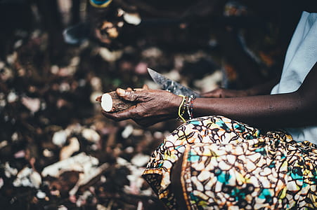 woman holding knife thumbnail