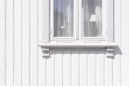 white wooden thumbnail