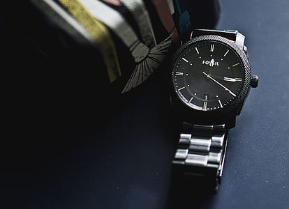 round black Fossil analog watch thumbnail