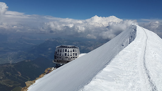 high rise photography of mountain during daytime thumbnail