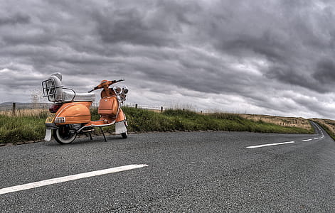 Photography of Classic Motorcycle on Road thumbnail