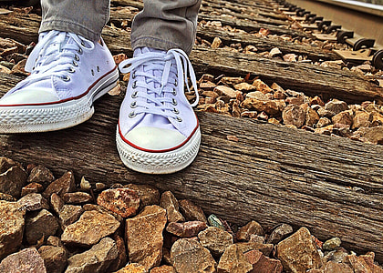 person stepping on plank thumbnail