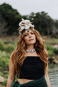 woman wearing black tube top thumbnail