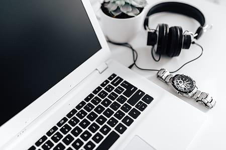 Men's Minimalist Workspace thumbnail