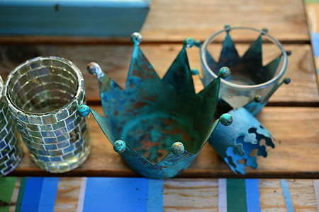 crown-shaped teal basket on table thumbnail