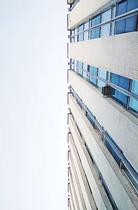 window-type AC unit on building thumbnail