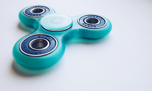 green and blue fidget spinner thumbnail