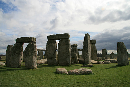 photo of Stonehenge in Europe thumbnail